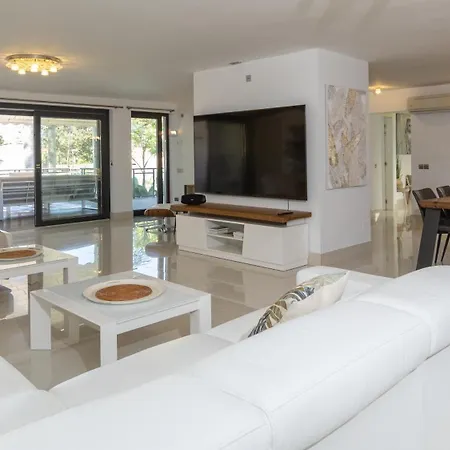 Dune, Luxury Villa, 5 Min Walk To The Villa Marbellac