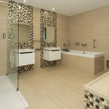 Villa Dune, Luxury Villa, 5 Min Walk To The Marbella