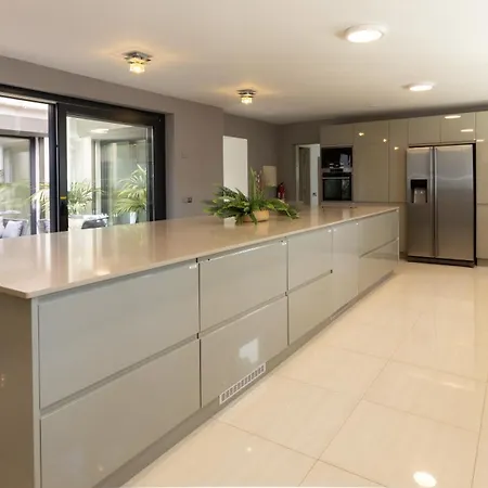 Dune, Luxury Villa, 5 Min Walk To The Villa